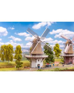 Windmühle mit Putzsockel
