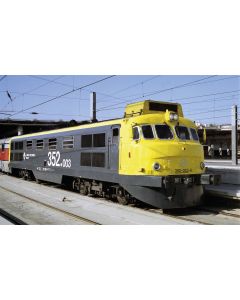 RENFE Diesellokomotive 352-003 Virgen del Perpetuo Socorro, gelb- grau, Ep. V, DCS